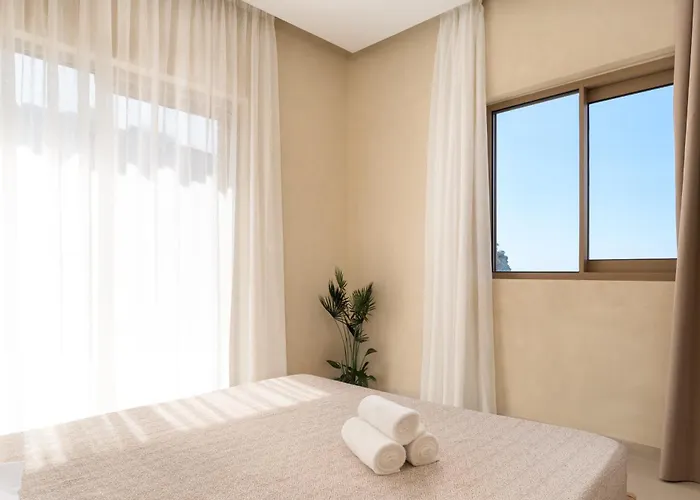 Acai Plant Based ホテル 4*