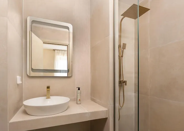 Acai Plant Based ホテル 4*